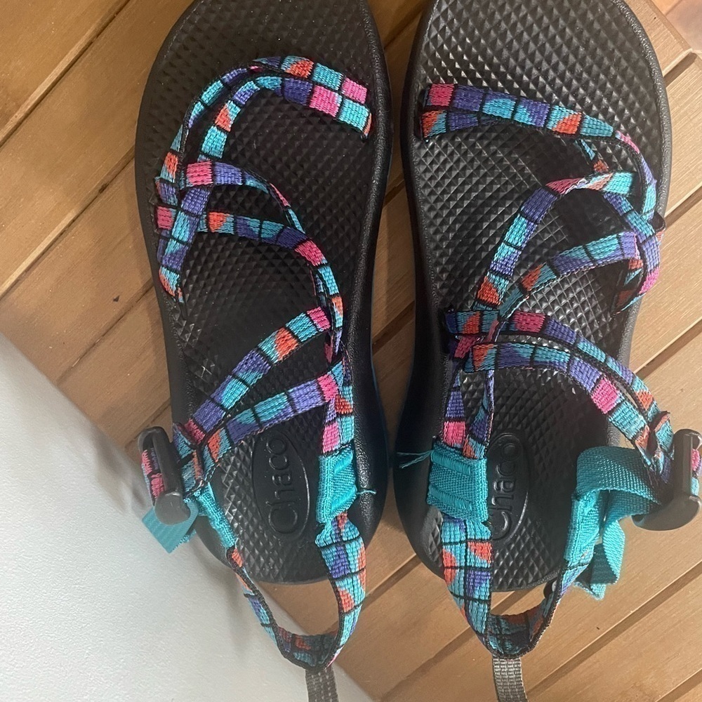 Chaco sandals size 4 youth - Picture 2 of 4